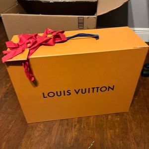 Louis Vuitton empty box. Fits neverful or tote easily but not included.